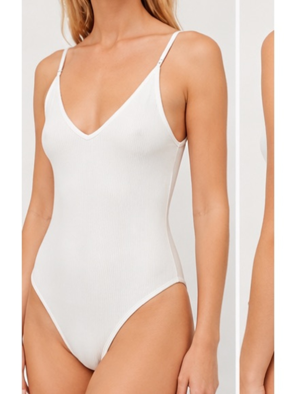 🤍Aritzia Talula V-Neck Bodysuit